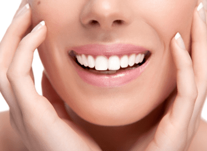 Clínica Dental Dra. Miriam Signorini mujer sonriendo